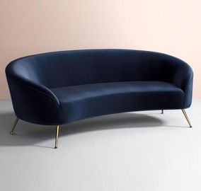 kupować Meble domowe niebieski aksamit Tkanina Meble tapicerskie Meble na imprezy Wypozyczalnia Metalowa sofa z 4 mosiężnymi nogami W kolorze czarnym produkcja online
