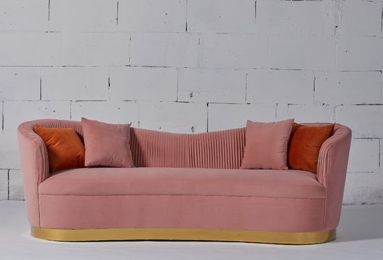 kupować Sofa do salonu z różowego aksamitu ze złotą podstawą ze stali nierdzewnej produkcja online