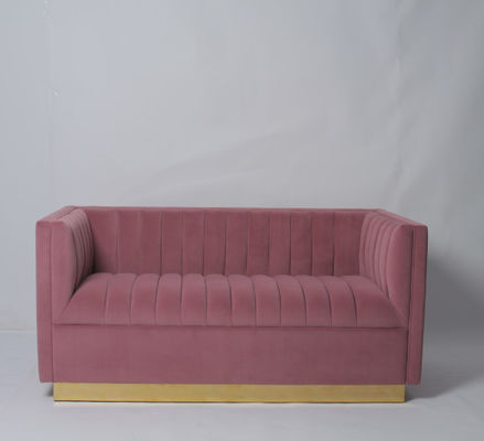 kupować Modna, dymna, różowa, aksamitna, pikowana sofa z metalową podstawą produkcja online