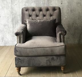 Dobra cena. Klasyczna, pikowana sofa z guzikami, klasyczna aksamitna na kółkach / jasne naturalne wykończenie w Internecie