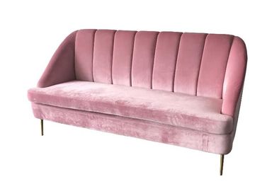 Dobra cena. Różowa aksamitna sofa, aksamitna kanapa Tapicerka z tkaniny na ślubną sofę do wynajęcia w Internecie